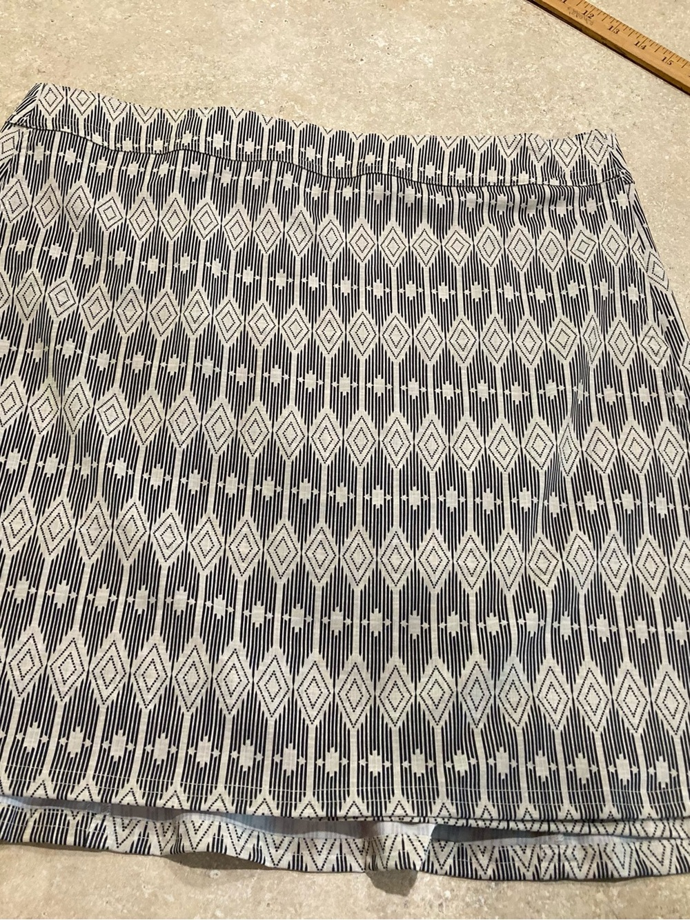 Ripskirt Hawaii Black and White Diamond Print Skirt